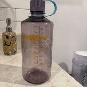 Nalgene 32oz Narrow Mouth Sustain Water Bottle